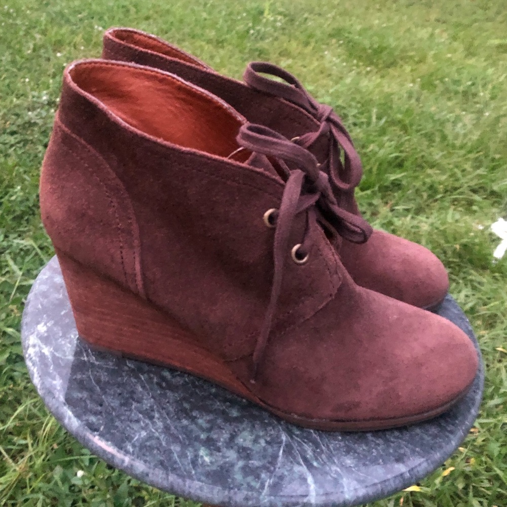 Lucky Brand Top Taupe Shijo Suede Wedge Bootie 9M